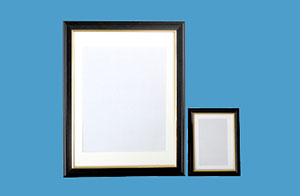 遺影写真黒細額